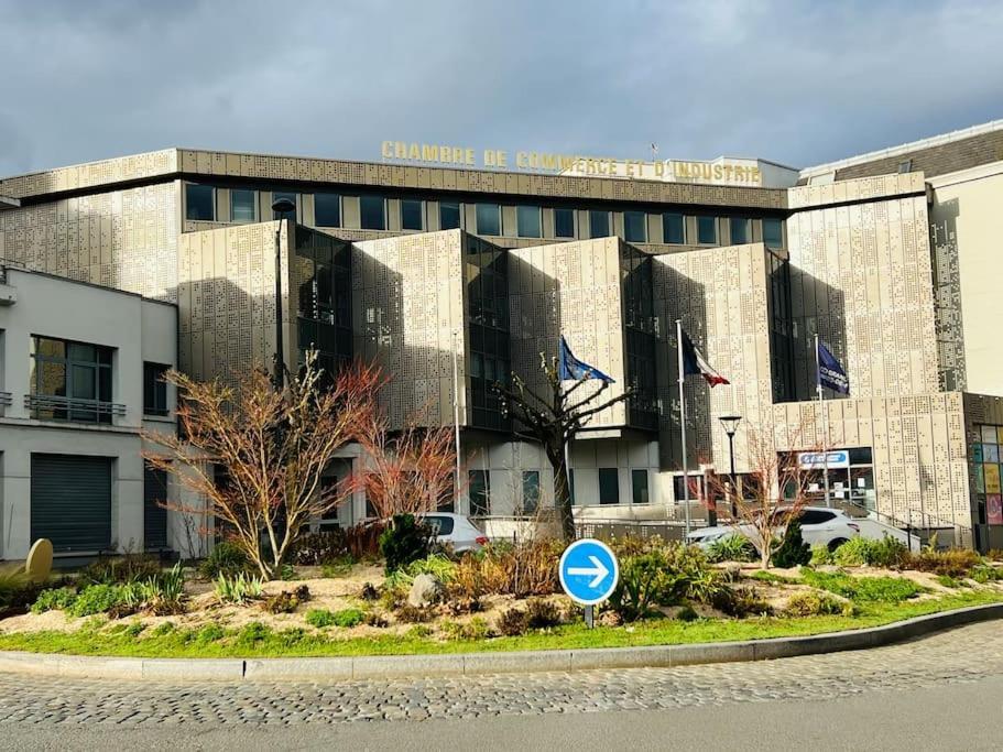 Apt Des Artistes, 3 Min A Pied Gare Et Centre Valenciennes Exterior photo